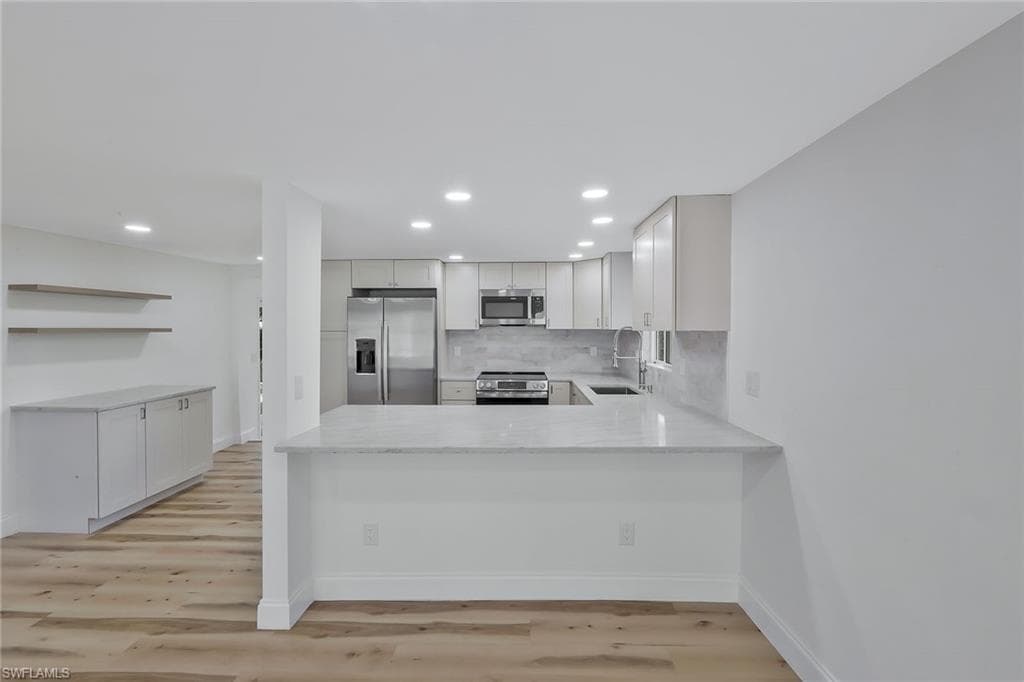 1755 Oakley AVE-9