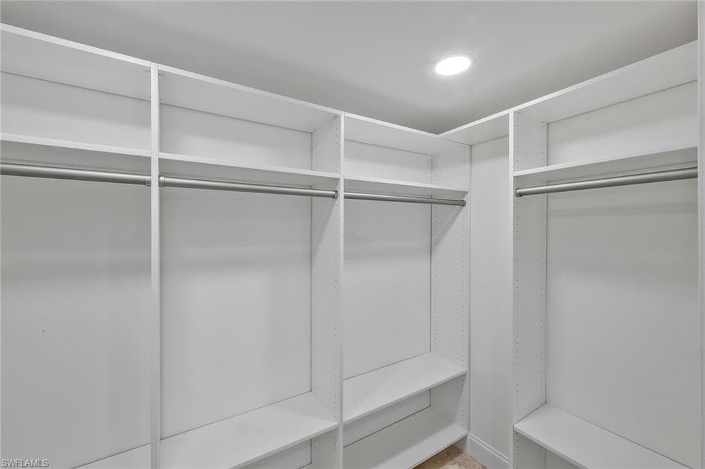 1755 Oakley AVE-17
