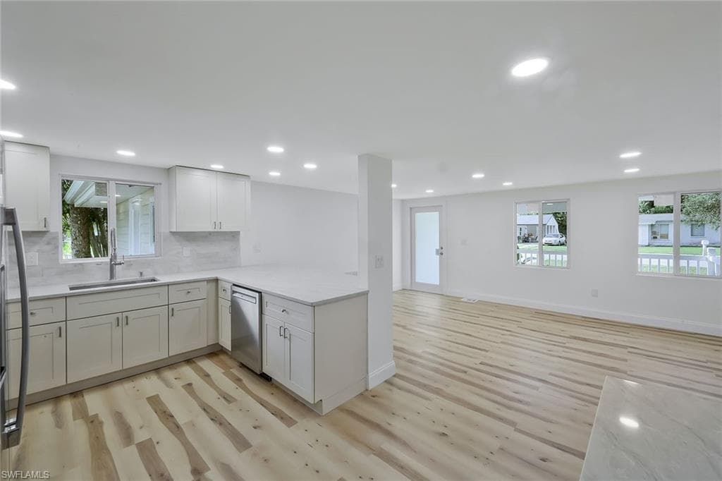 1755 Oakley AVE-10
