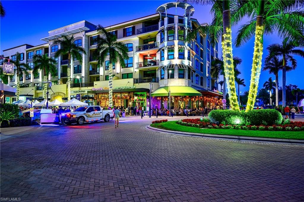 613 BEACHWALK CIR 203-31