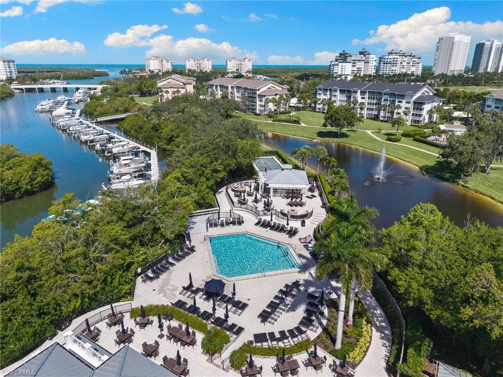 420 Cove Tower DR 804-6