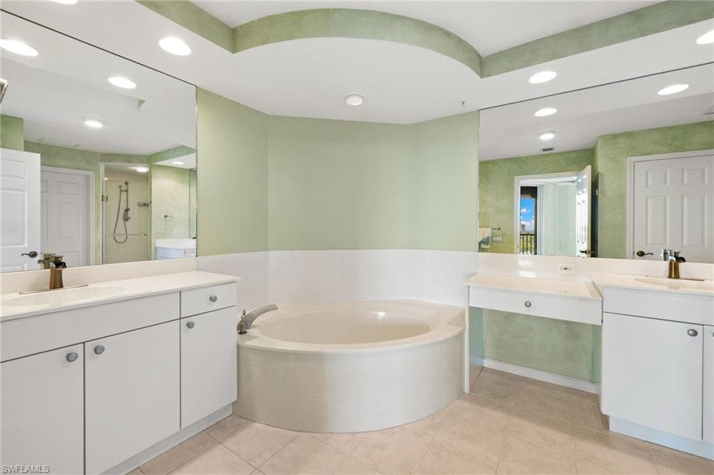 420 Cove Tower DR 804-18