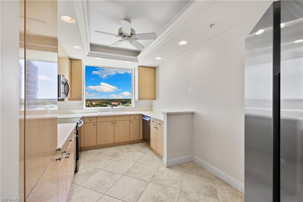 420 Cove Tower DR 804-24