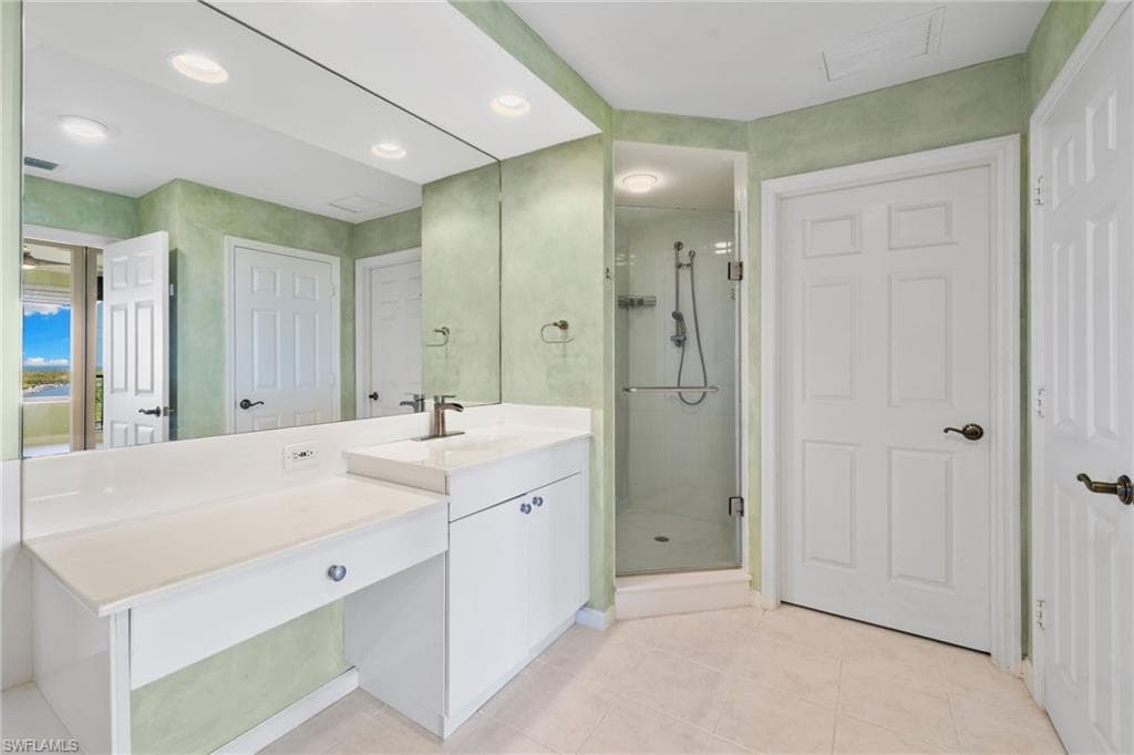 420 Cove Tower DR 804-20