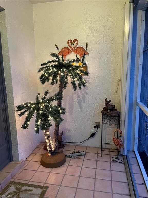 3289 Clubview DR-28