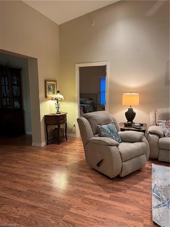 3289 Clubview DR-4