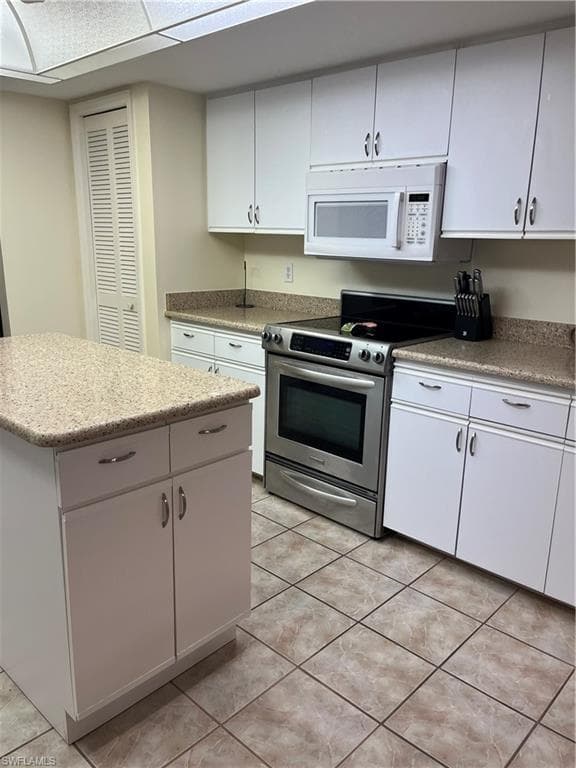 3289 Clubview DR-15