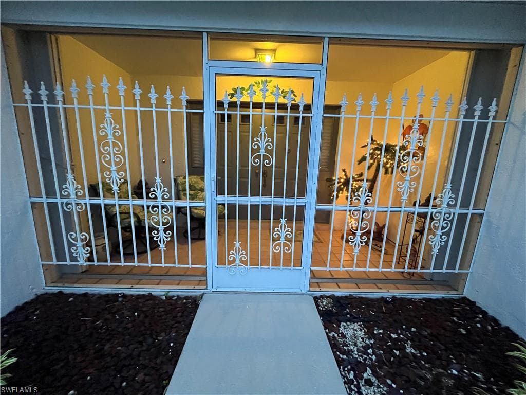 3289 Clubview DR-29