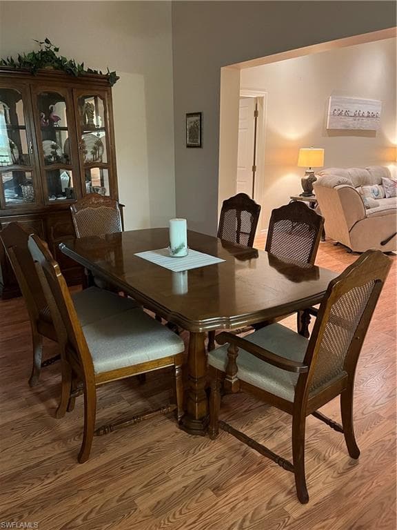 3289 Clubview DR-21