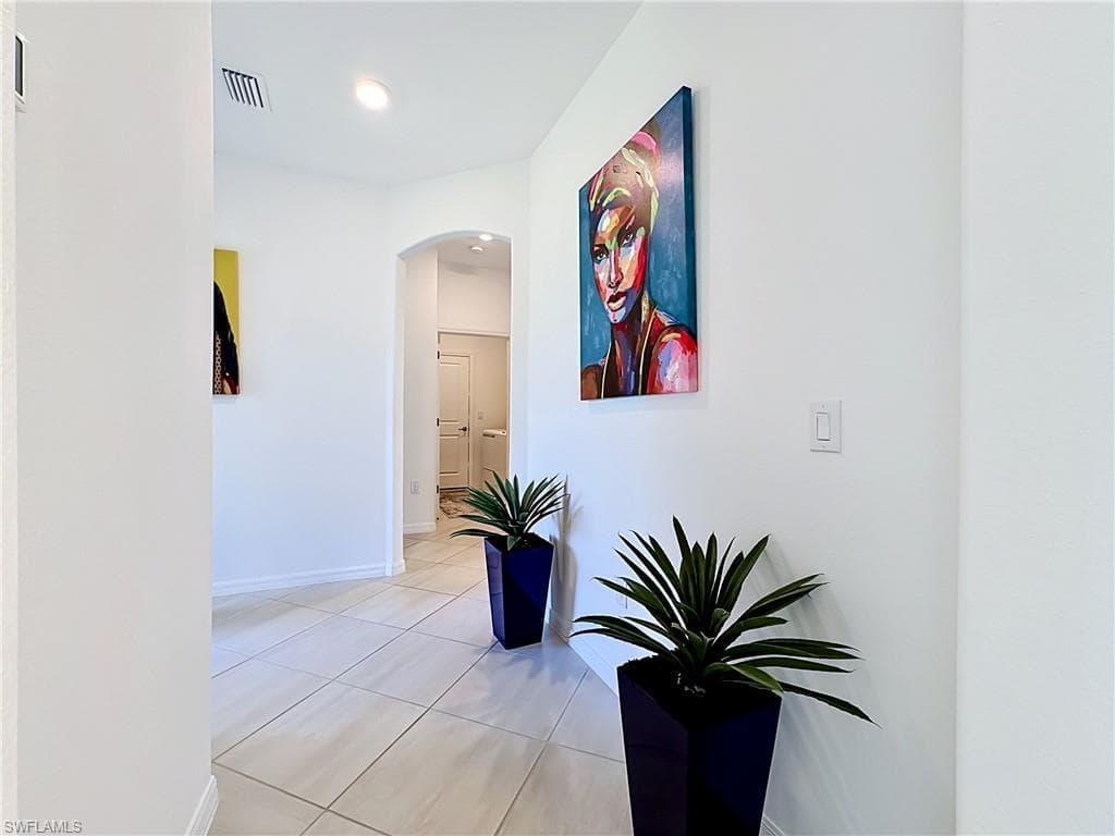 2558 Vine AVE-14