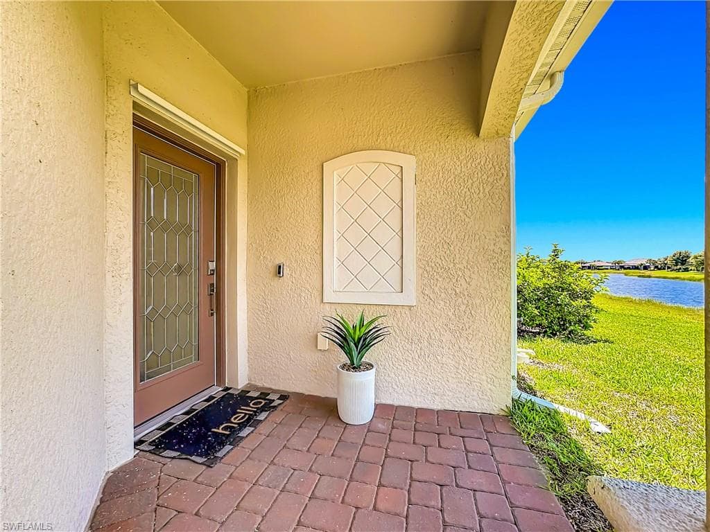 2558 Vine AVE-11