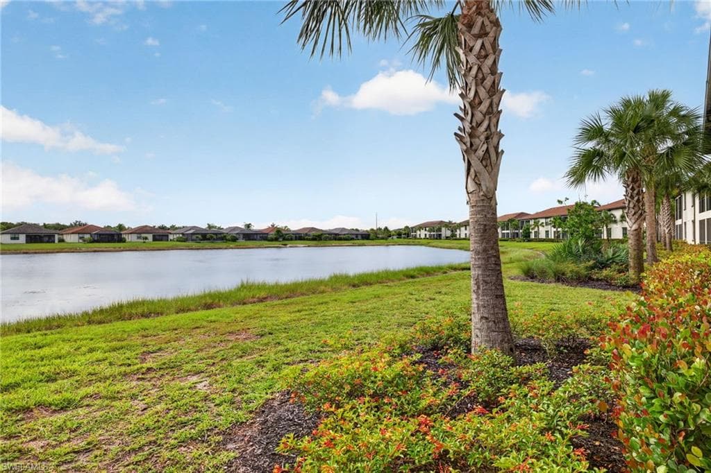 12020 Hawthorn Lake DR 101-25