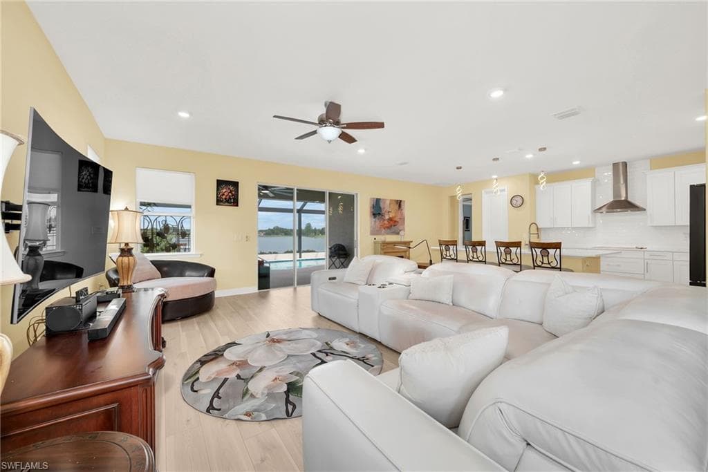 2078 Grove DR-5