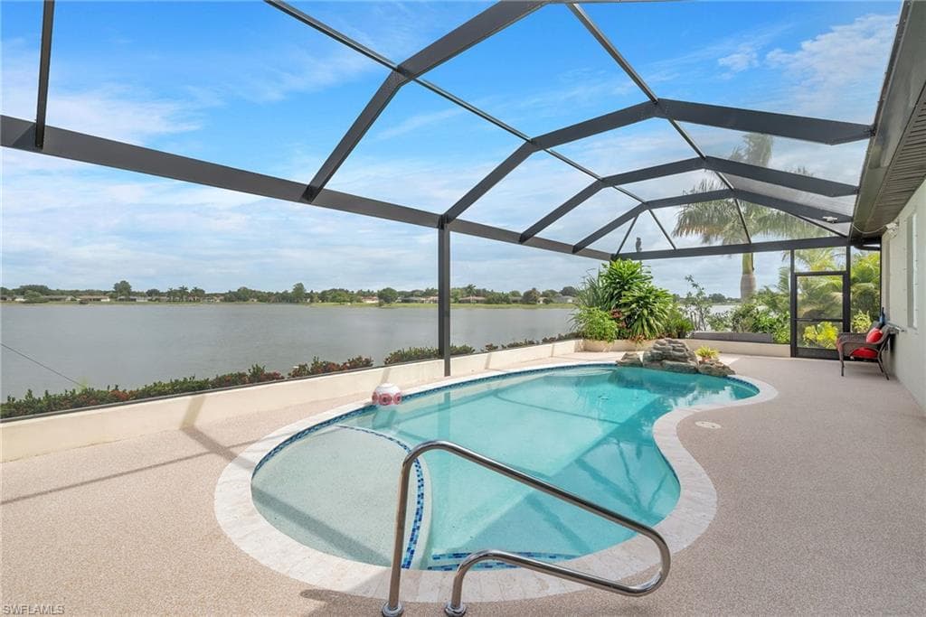 2078 Grove DR-16
