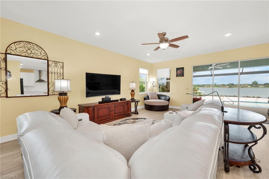 2078 Grove DR-6