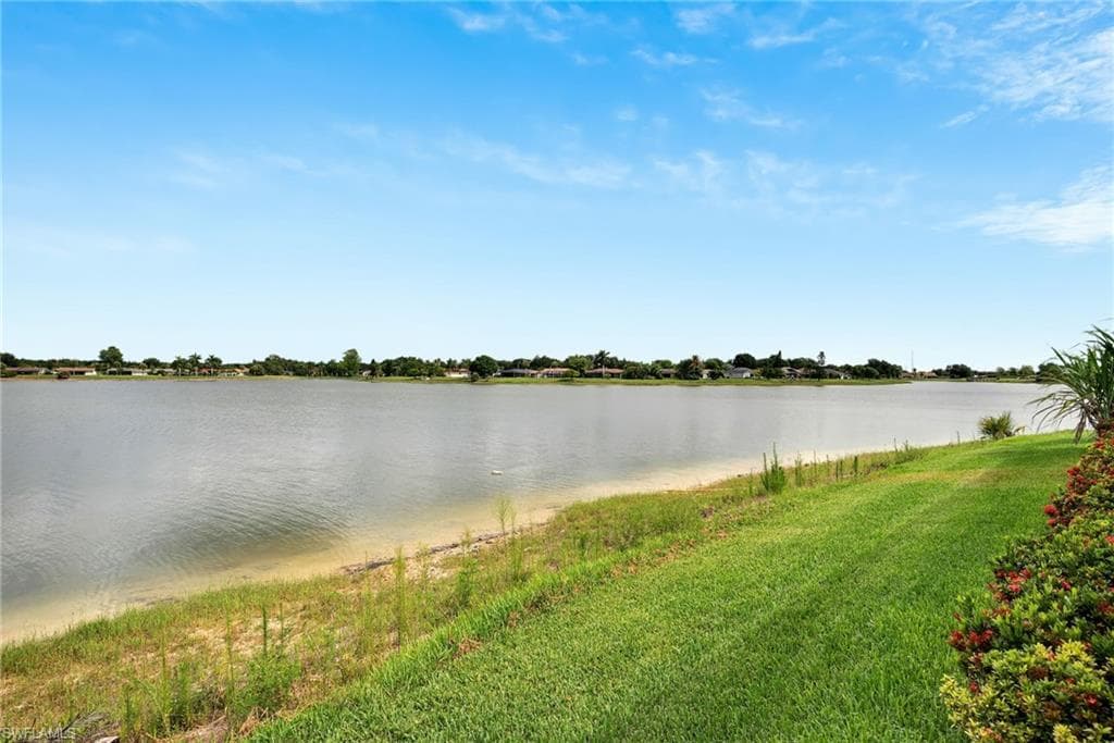 2078 Grove DR-17