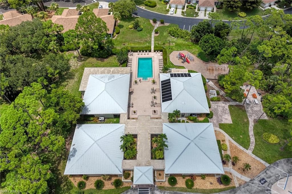 22589 Island Lakes DR-36