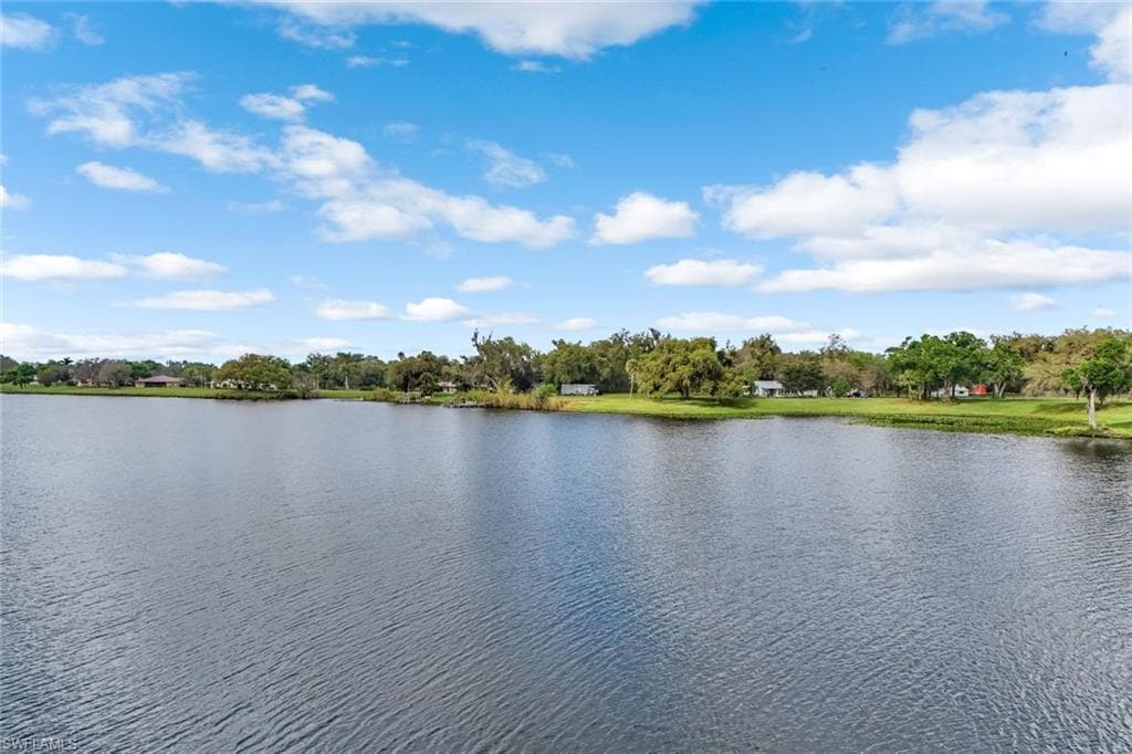 1050 Shady Oaks AVE-1