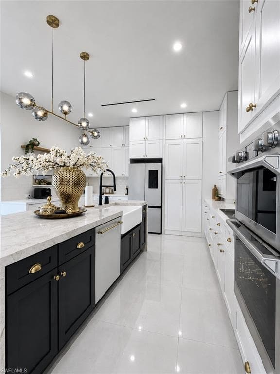 345 N Jinete ST-12