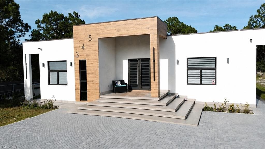 345 N Jinete ST-1