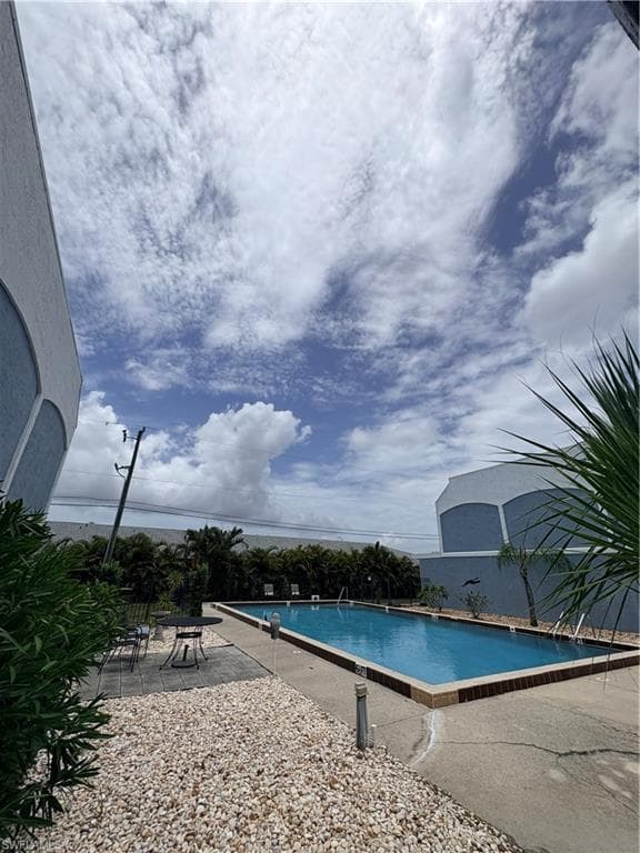 4514 SW 8th PL 11-18
