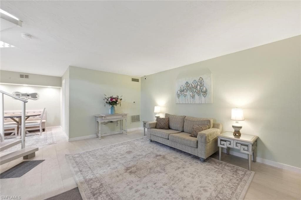 16001 Amberwood Lake CT 1-11