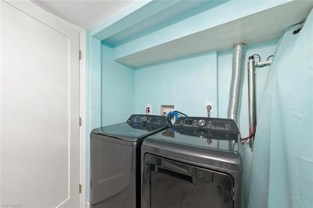 16001 Amberwood Lake CT 1-17