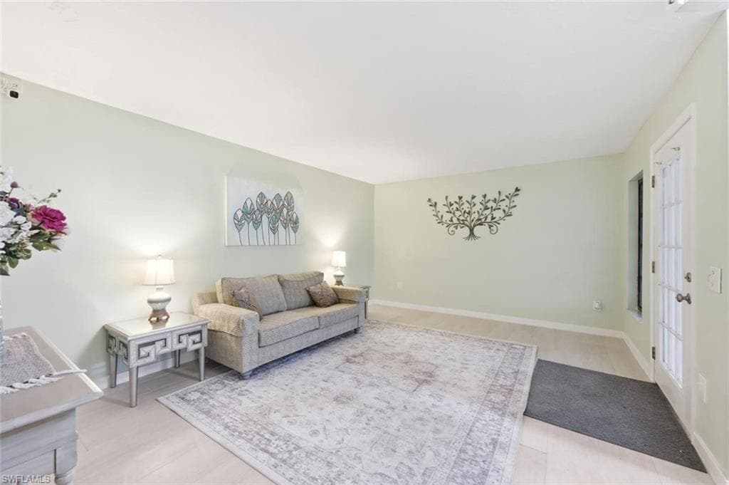 16001 Amberwood Lake CT 1-10
