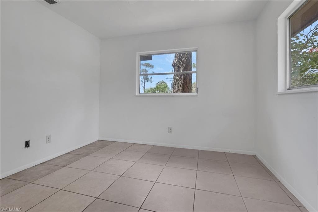 5510/5512 Eleventh AVE-22