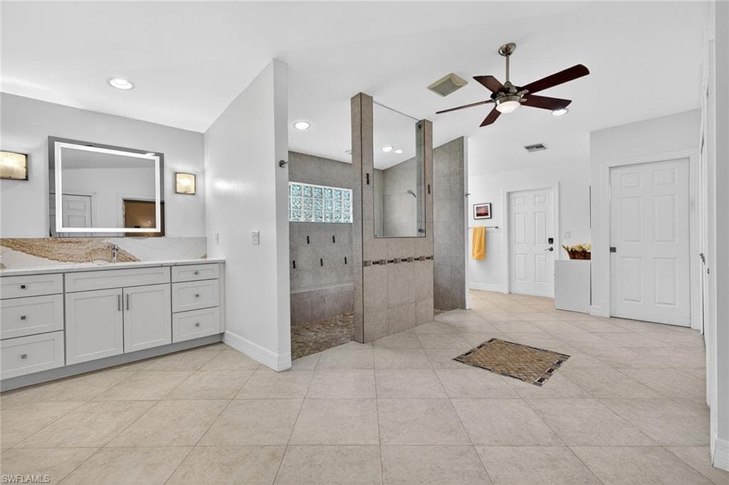 8390 Riviera AVE-22