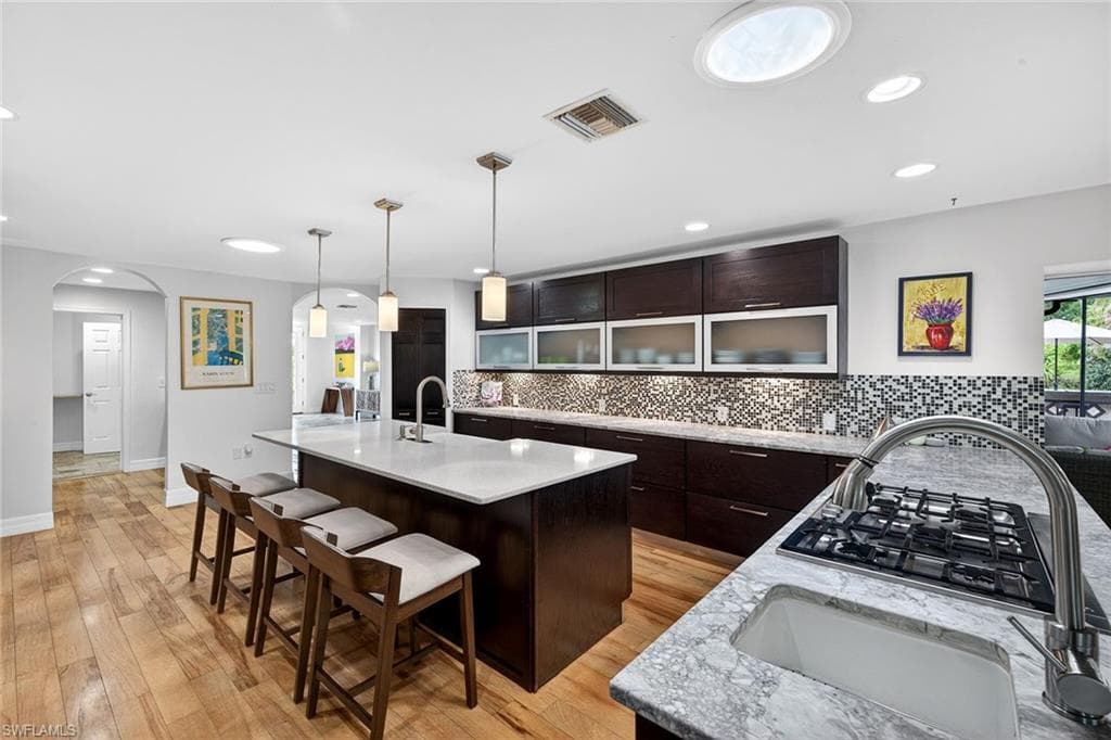 8390 Riviera AVE-12