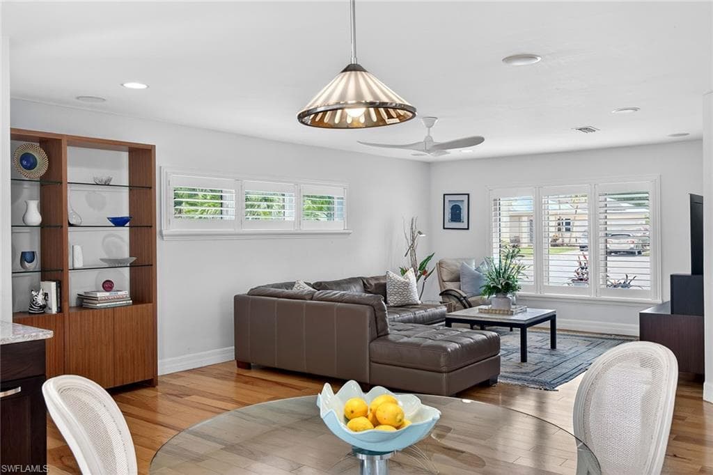 8390 Riviera AVE-16