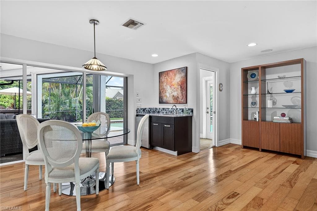 8390 Riviera AVE-15