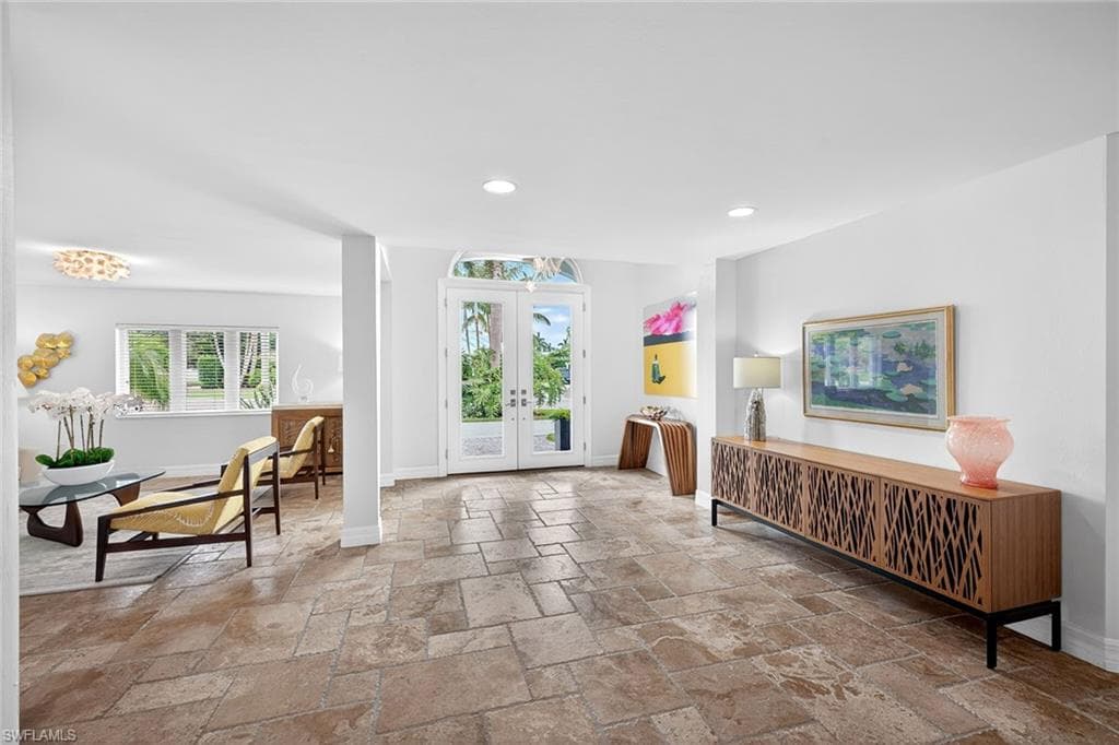 8390 Riviera AVE-2