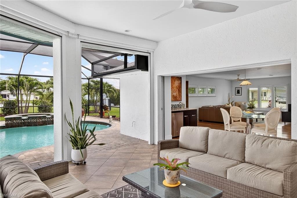8390 Riviera AVE-37