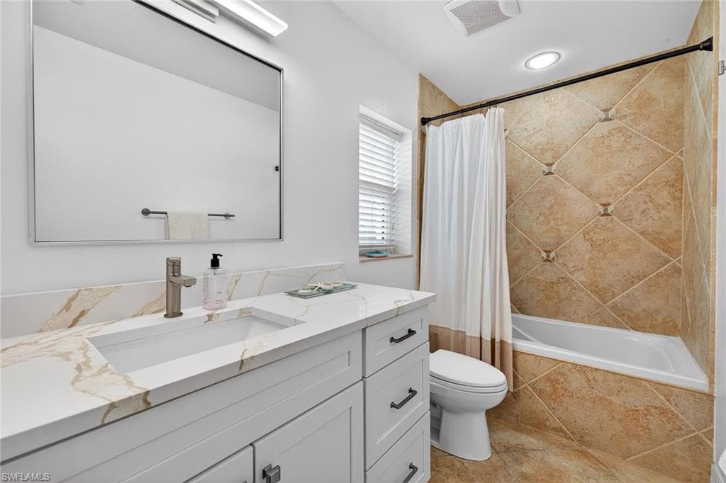 8390 Riviera AVE-32