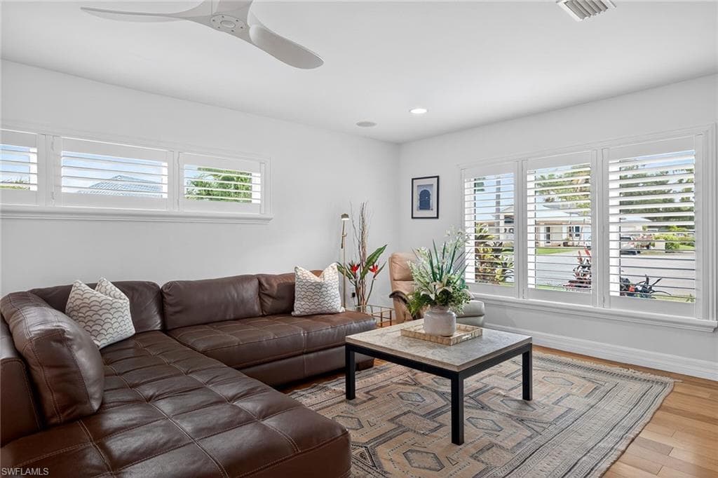 8390 Riviera AVE-17