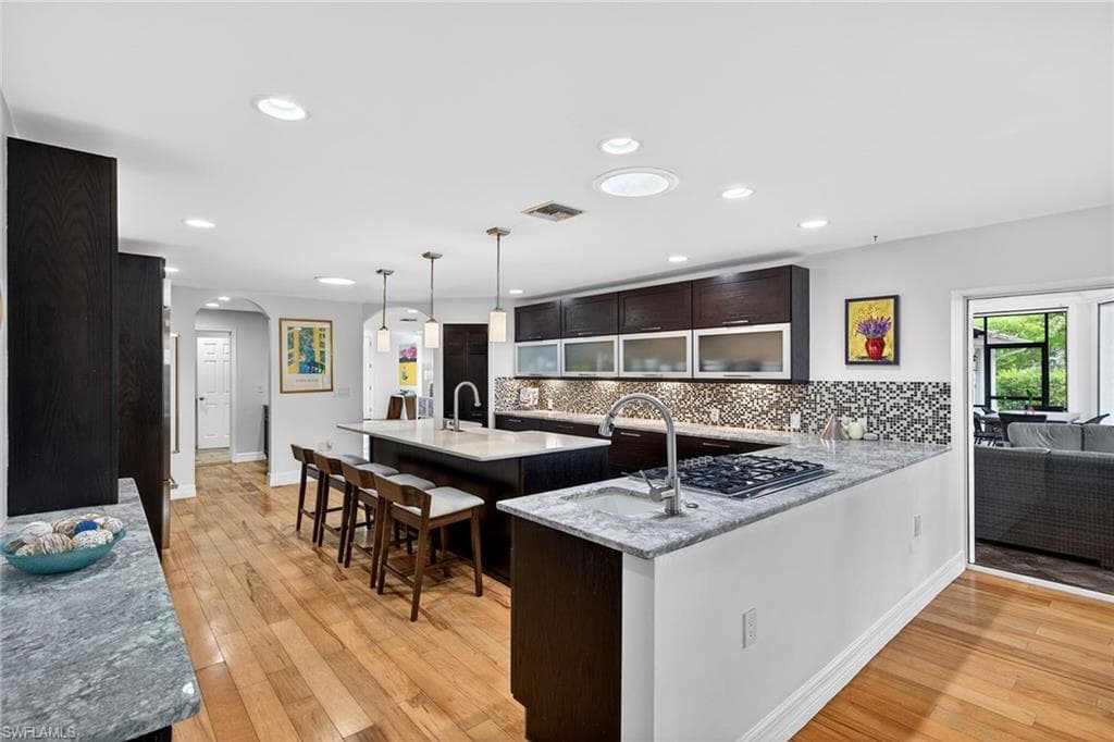 8390 Riviera AVE-10