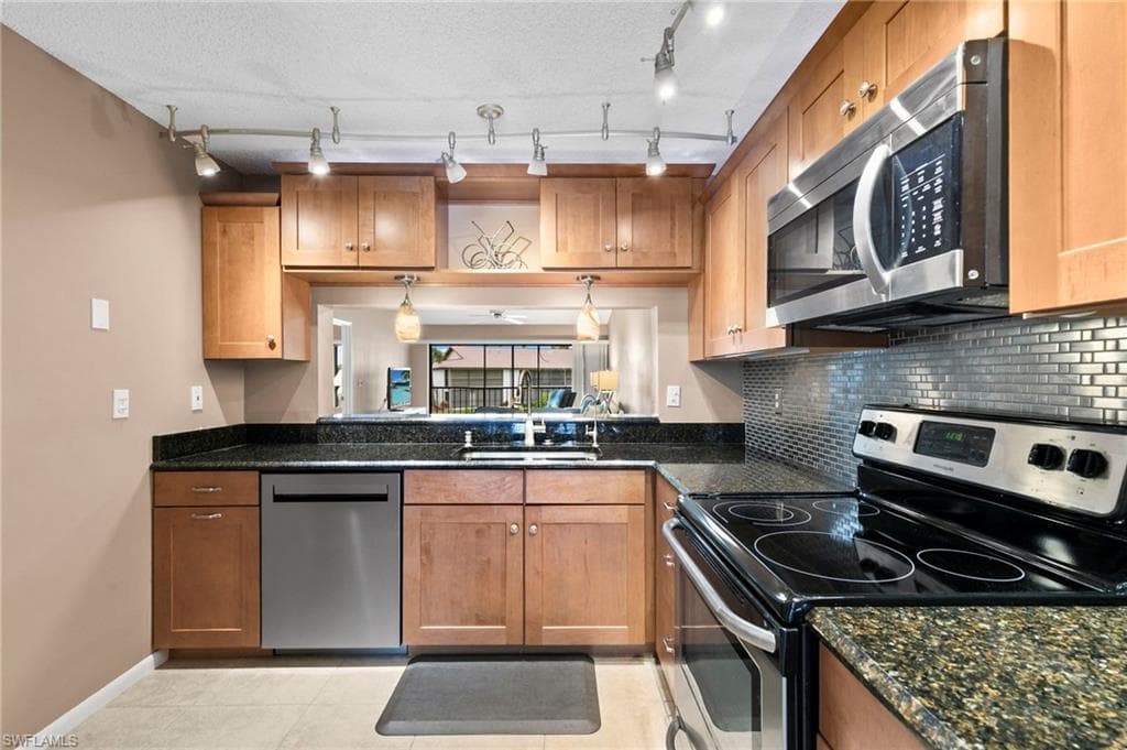236 Pebble Beach CIR A202-8