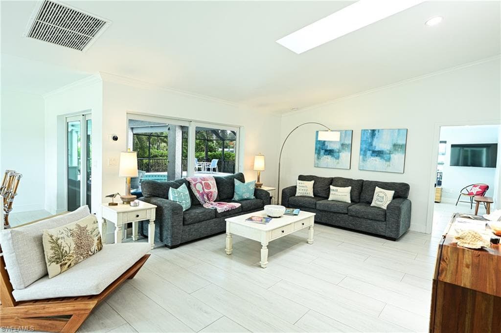 202 6th ST-4