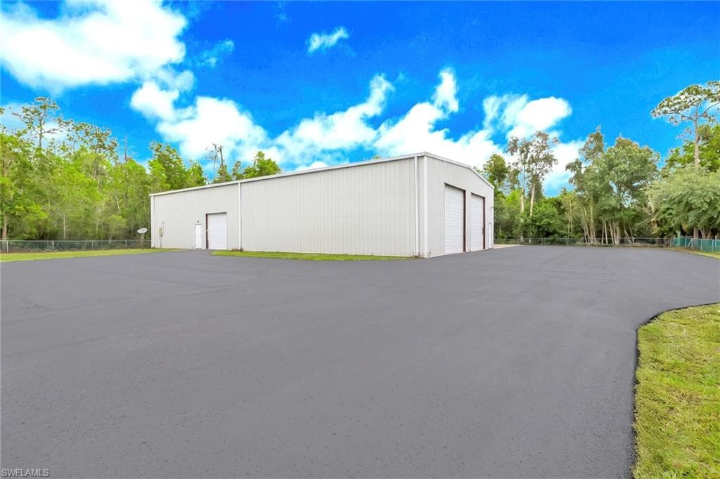 15261 Shamrock DR-6