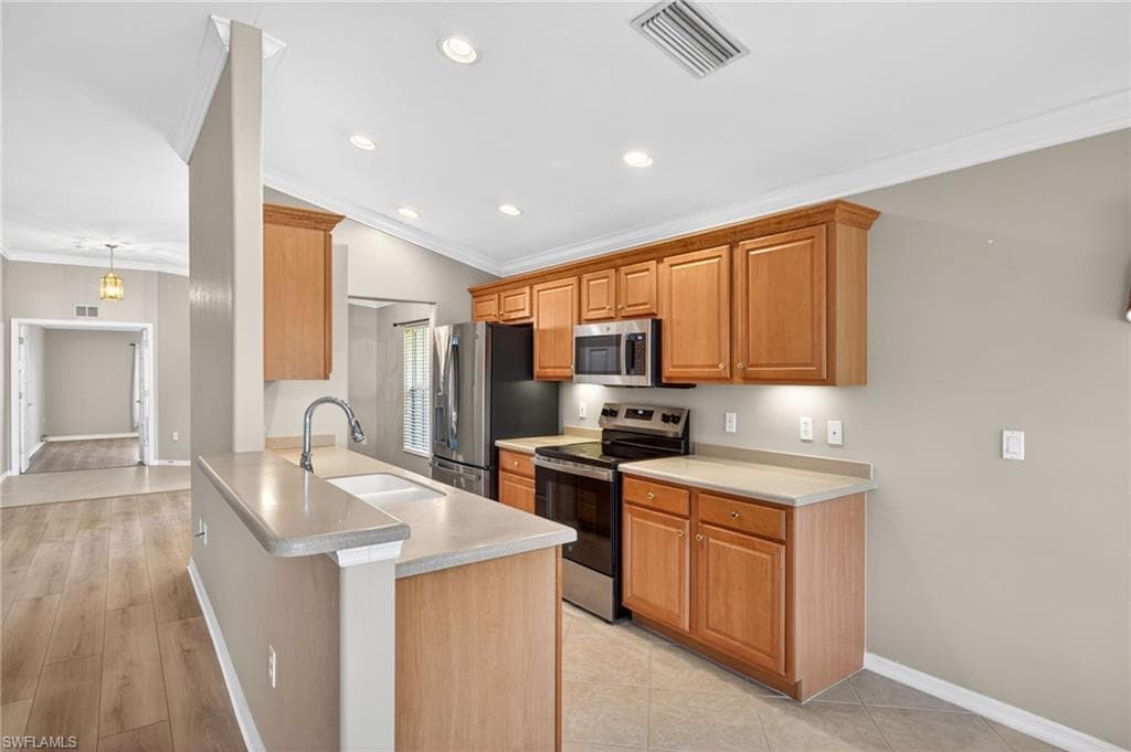 9550 Hemingway LN-4
