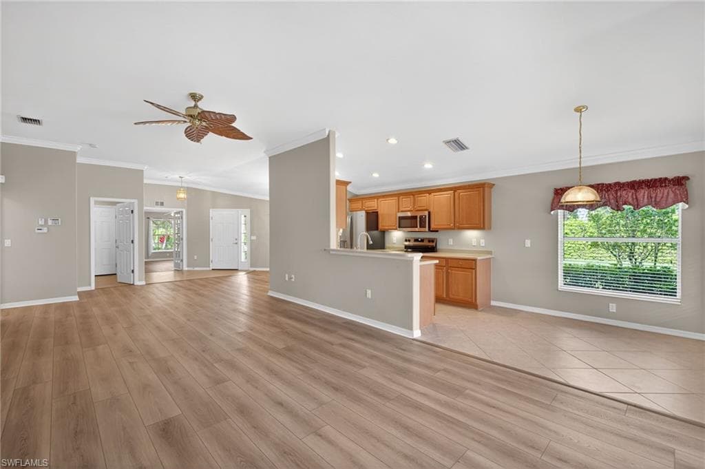 9550 Hemingway LN-7