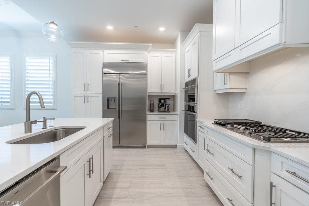 16364 Viansa WAY 202-5