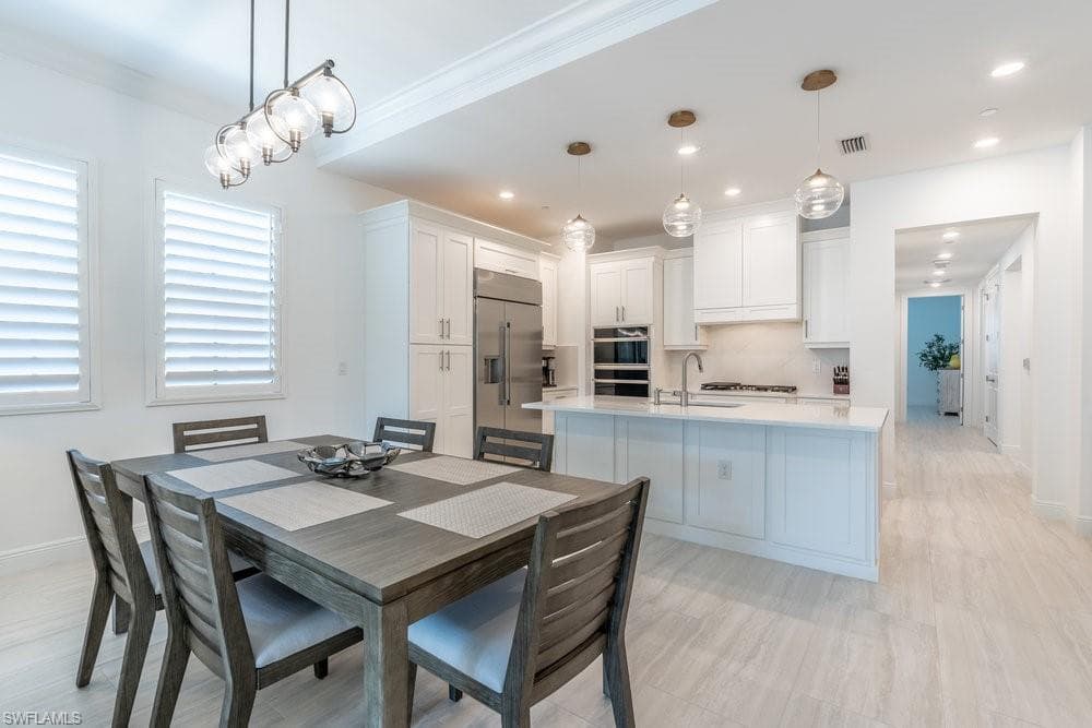 16364 Viansa WAY 202-8
