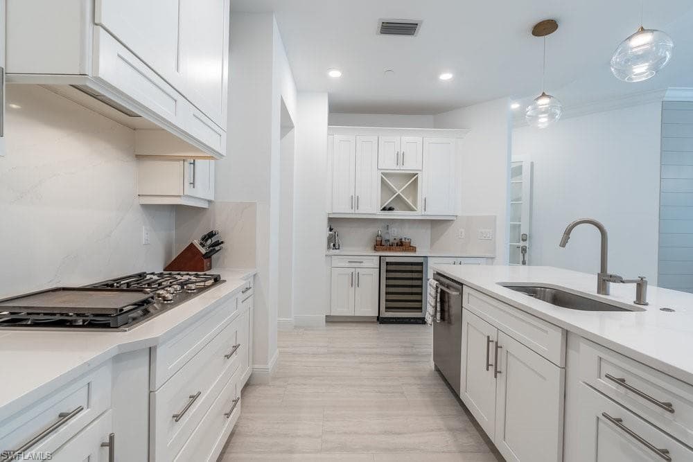 16364 Viansa WAY 202-3