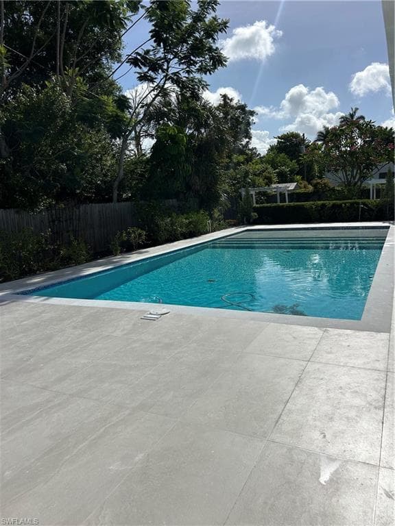 1331 Almeria AVE-1