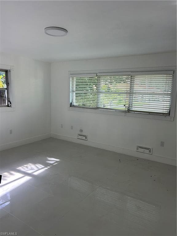 1331 Almeria AVE-11