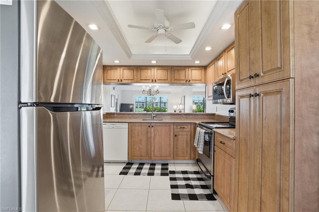 7300 Coventry CT 606-8