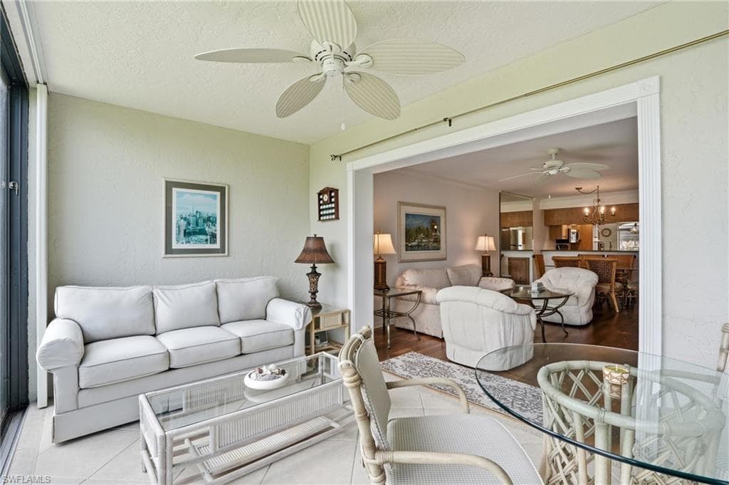 7300 Coventry CT 606-9